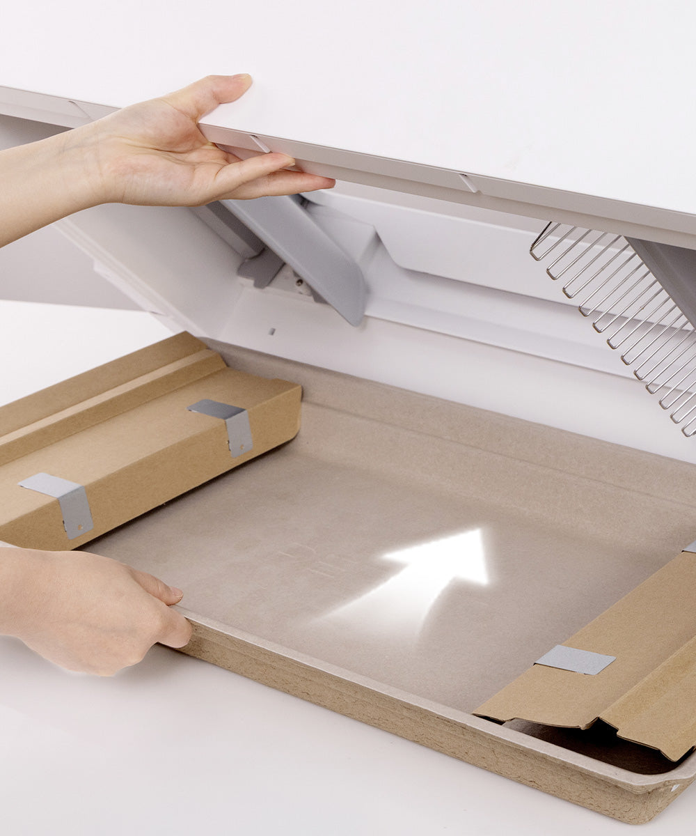 Disposable crystal litter tray with 3-step replacement process — install a new one