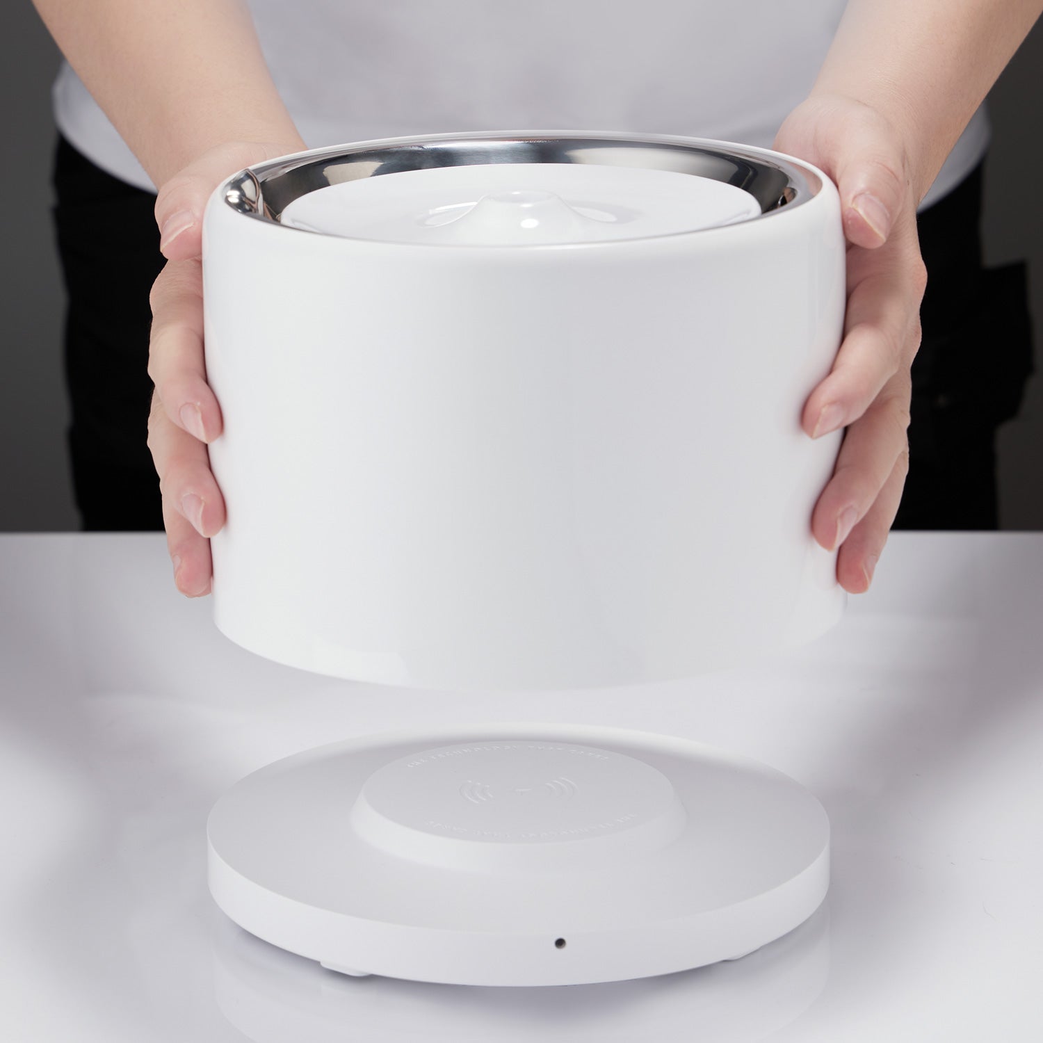 EverSweet 3 Pro UVC Pet Water Fountain showing detachable design with the main unit lifted from the base